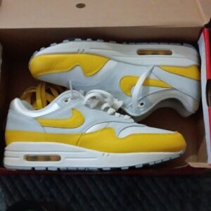 TOUR YELLOW AUR MAX 1